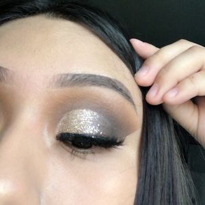 Meet your Posher, Valeria